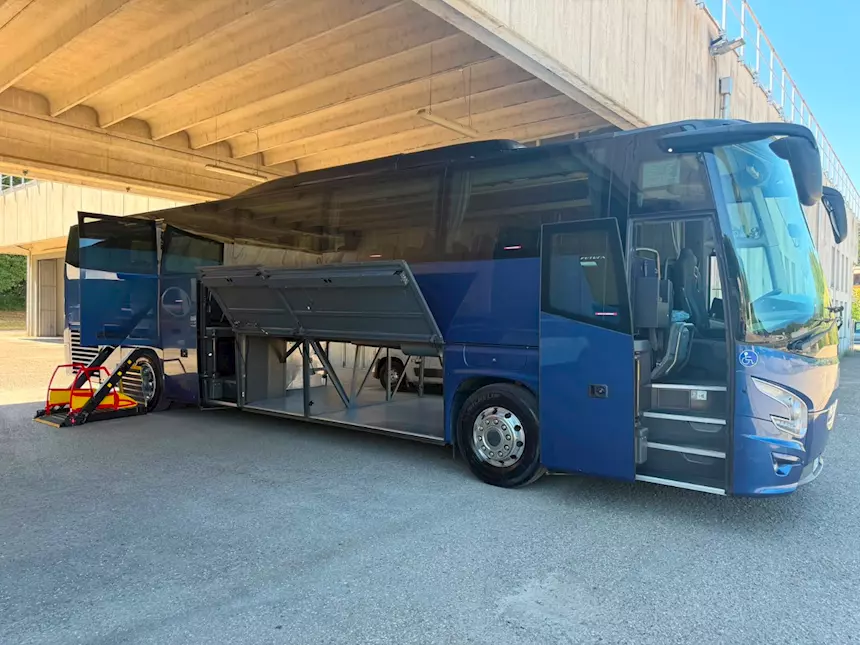 Foto 5Autobus VDL 61 posti con pedana disabili Anno 2015 Euro 6