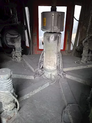 Tavola rotante per pulitura metalli