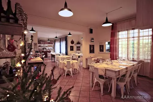 BAR RISTORANTE CON VERANDA ESTIVA