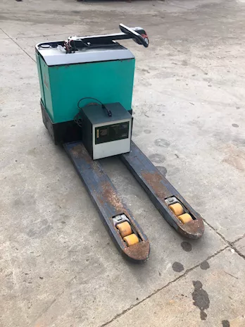 Transpallets elettrico Mitsubishi usato