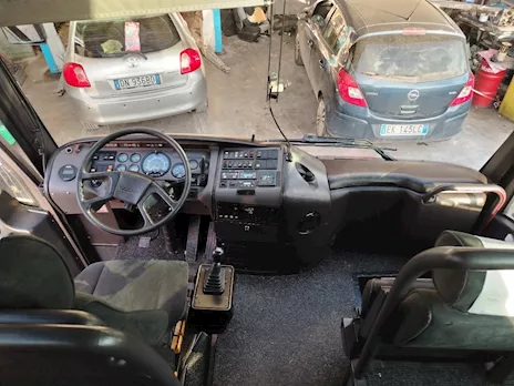 Unico ESENPLARE. EX MILAN. Marca Irizar Km 680000 Euro 2 - Anteprima 8