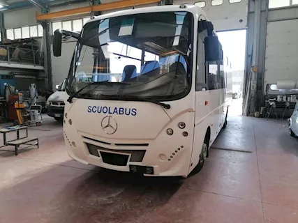 Mercedes Atego scuolabus