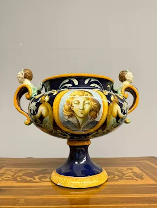 Centrotavola in maiolica con anse a mascheroni '800 Napoli