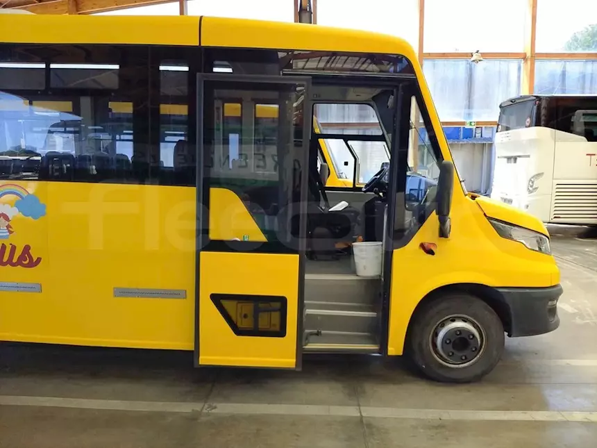 Foto 10Iveco Indcar Wing, 2022, 47 posti, Euro 6 Km 43094, cambio: manuale