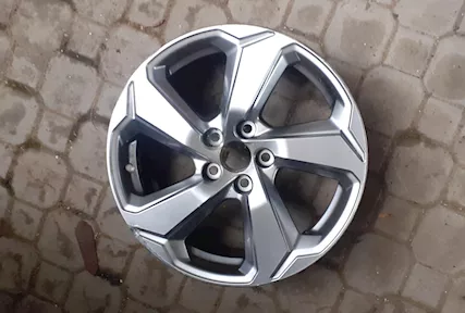 Cerchio in Lega Toyota Rav 4 - Foto 4