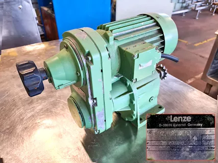 Motore elettrico velocità reg. usato, marca Lenze mod - Foto 2