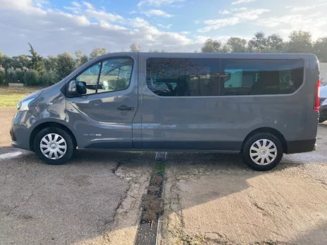 Noleggio Renault Trafic 6 posti