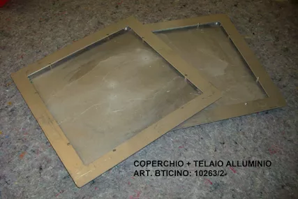 MATERIALE ELETTRICO - TORRETTE A PAVIMENTO