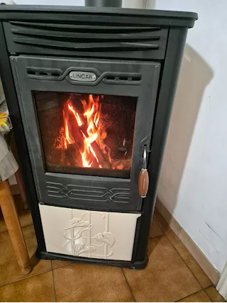 Termostufa a legna, in ottime condizioni - Anteprima 1
