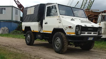 Autocarro IVECO WM 90