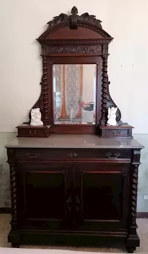 Cassettiera con specchio