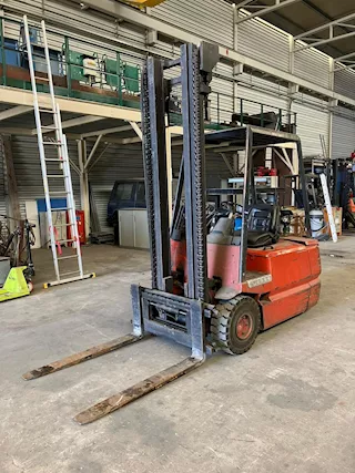 Carrello elevatore Linde Modello E20PH-01