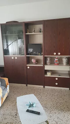 Mobili e anni 70. E quatri di un pittore toscano