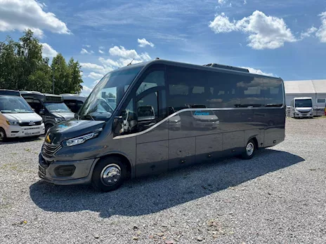 Nuovo Iveco pronta consegna 31 posti