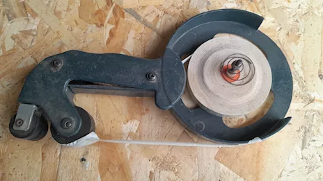 Applicatore di nastro carta precollata per legno o altro
