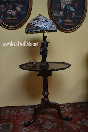 Tavolino a vela stile Chippendale XX secolo