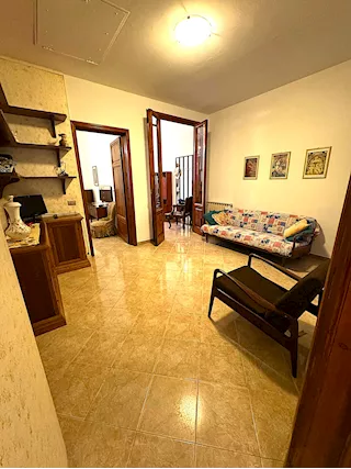 Appartamento al P.Terra con ampia corte sul retro