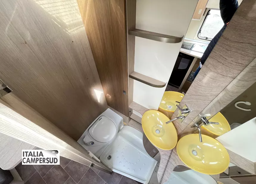 Caravan Burstner Averso Plus 510 TK Con 7 Posti Del 2014 Km 1, anno 06 - Foto 12