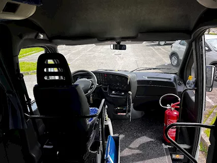 Iveco Daily 19 posti + 1 con pedana disabili, con sponda - Foto 5