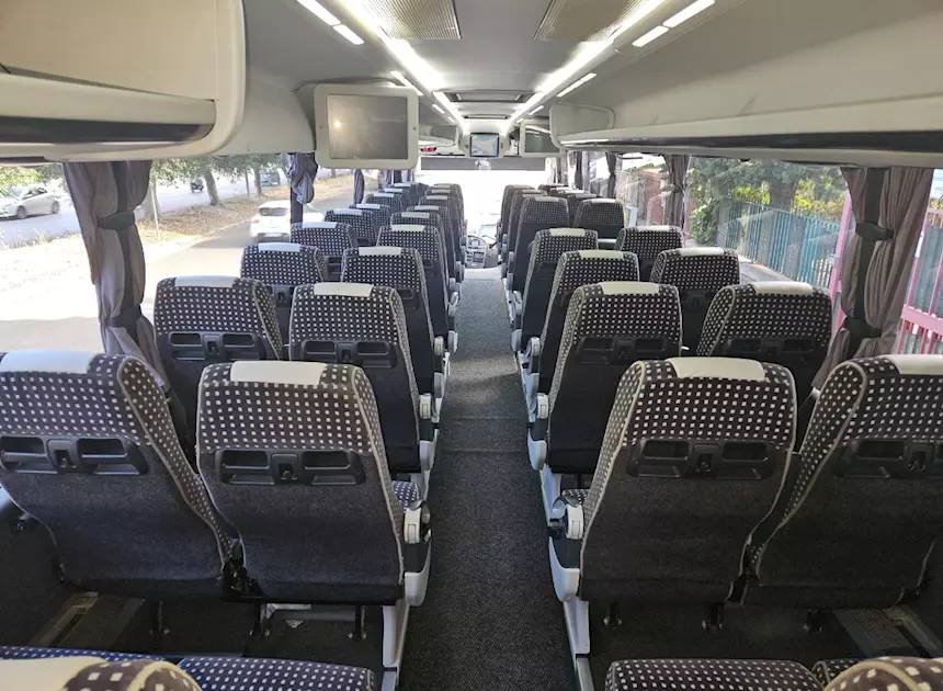 Foto 4Vendo Irizar HDH 3assi 13 m Anno 2008 Km 1300000 Euro 4, motore rifatto