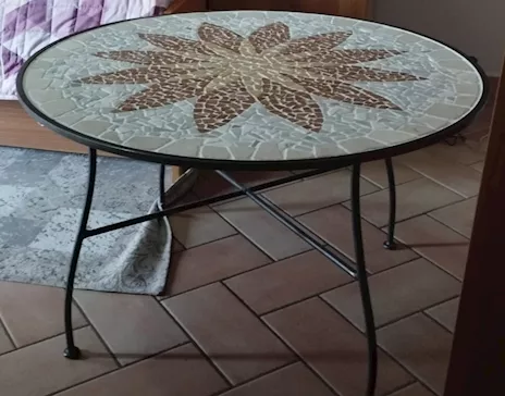 Tavolino artigianale