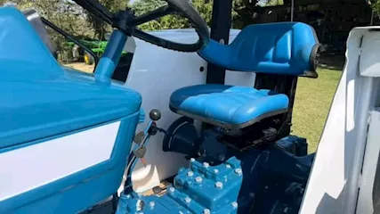 Trattore agricolo FORD 5000 con carrello Anno 1970, ottime condizioni - Foto 2