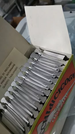 Confezione vintage integra di Becchi di Cicogna