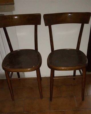 Vecchie sedie + comodini + tavolo