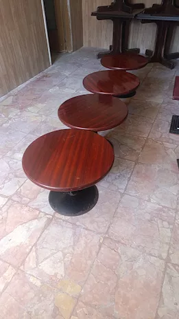 Tavolo rotondo in legno