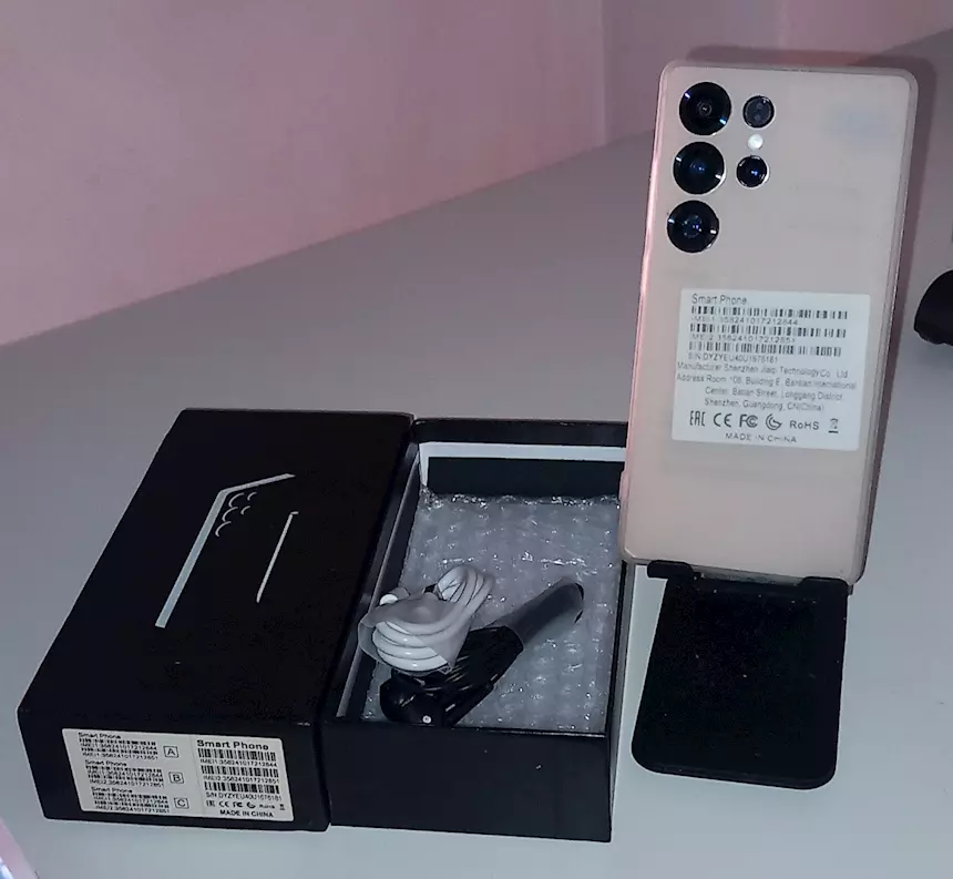 Foto 2Smartphone S25 Ultra Gold