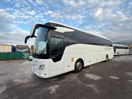 MERCEDES-BENZ TURISMO