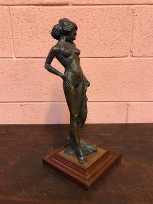 Statuetta scultura in bronzo del 900 donna figura femminile - Anteprima 4