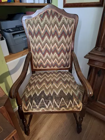 2 sedie ed 1 poltrona in legno massello