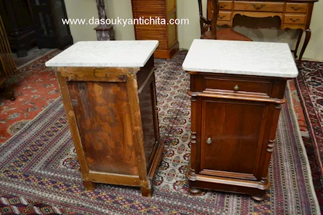 Antica coppia di comodini stile Luigi Filippo, in legno, in buone condizioni - Anteprima 6
