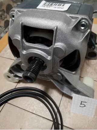 Motori per lavatrice WHIRLPOOL, modello AWOC 5104, in ottime condizioni - Foto 3