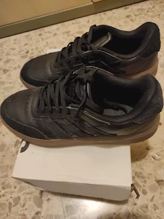 Adidas - Usate solo mezza mattina non compatibile