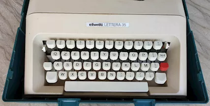 Macchina da scrivere Olivetti 35 con valigia, ottimo stato - Foto 2