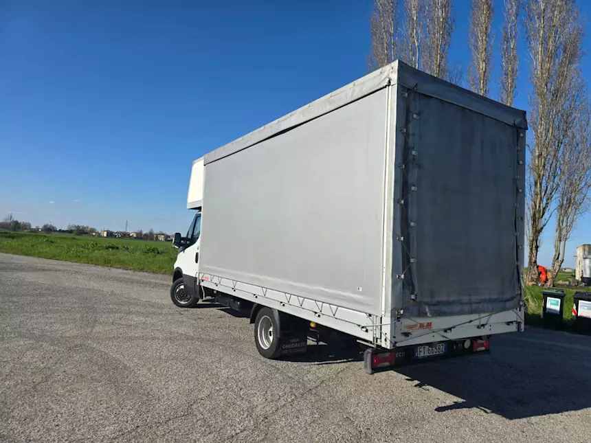 Foto 4IVECO DAILY Cassone Fisso Anno 2019 Km 300000, modello 35
