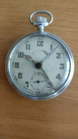Orologio da taschino antico con sveglia
