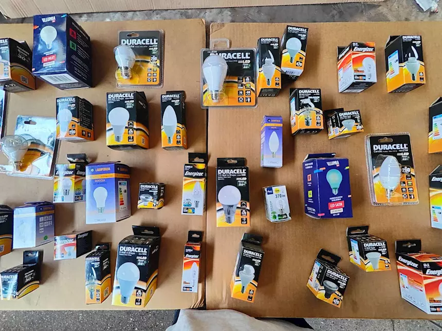 Foto 2STOCK LAMPADINE NUOVE 50.000 PEZZI, marca Duracell