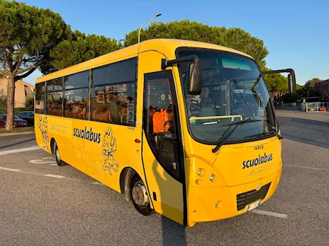 Scuolabus 54+2+1 Iveco 100/E4 Cacciamali