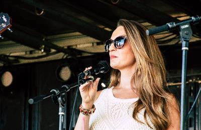 Cantante lirica a Carpenedolo per matrimoni e funerali