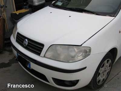 Foto 4 Fiat Punto 3a Serie del 2005, cilindrata 1900, kw 63