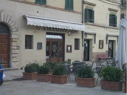 Bar nel Centro Della Piazza di Cetona