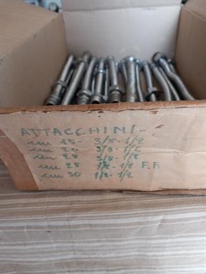 Attacchini flessibili di varie misure