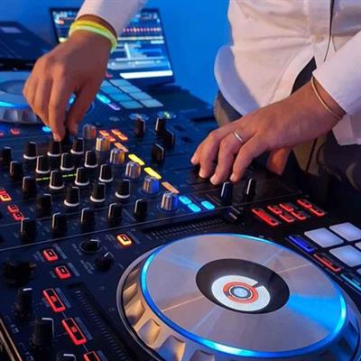 DJ e Piano Bar per Feste Private a Roma + Sala per Feste