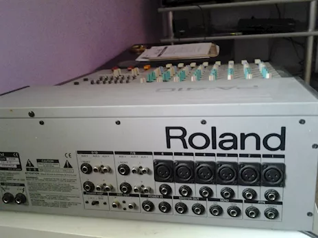 Mixer Roland PA-410