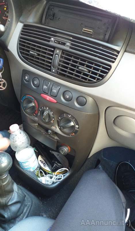 Fiat Punto 1.2 elx racing 8 valvole del 2001 Km 130000, colore grigio - Foto 2