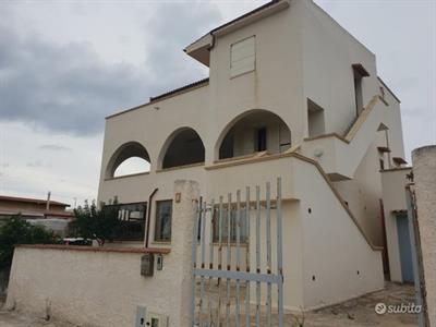 Triscina appartanvilla con venranda vista mare