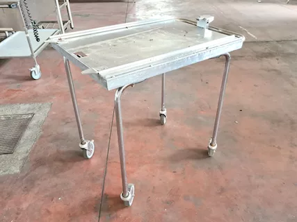 Carrello inox con rotaie usato